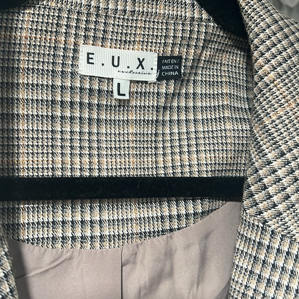 Blazer - Picture 5 of 6